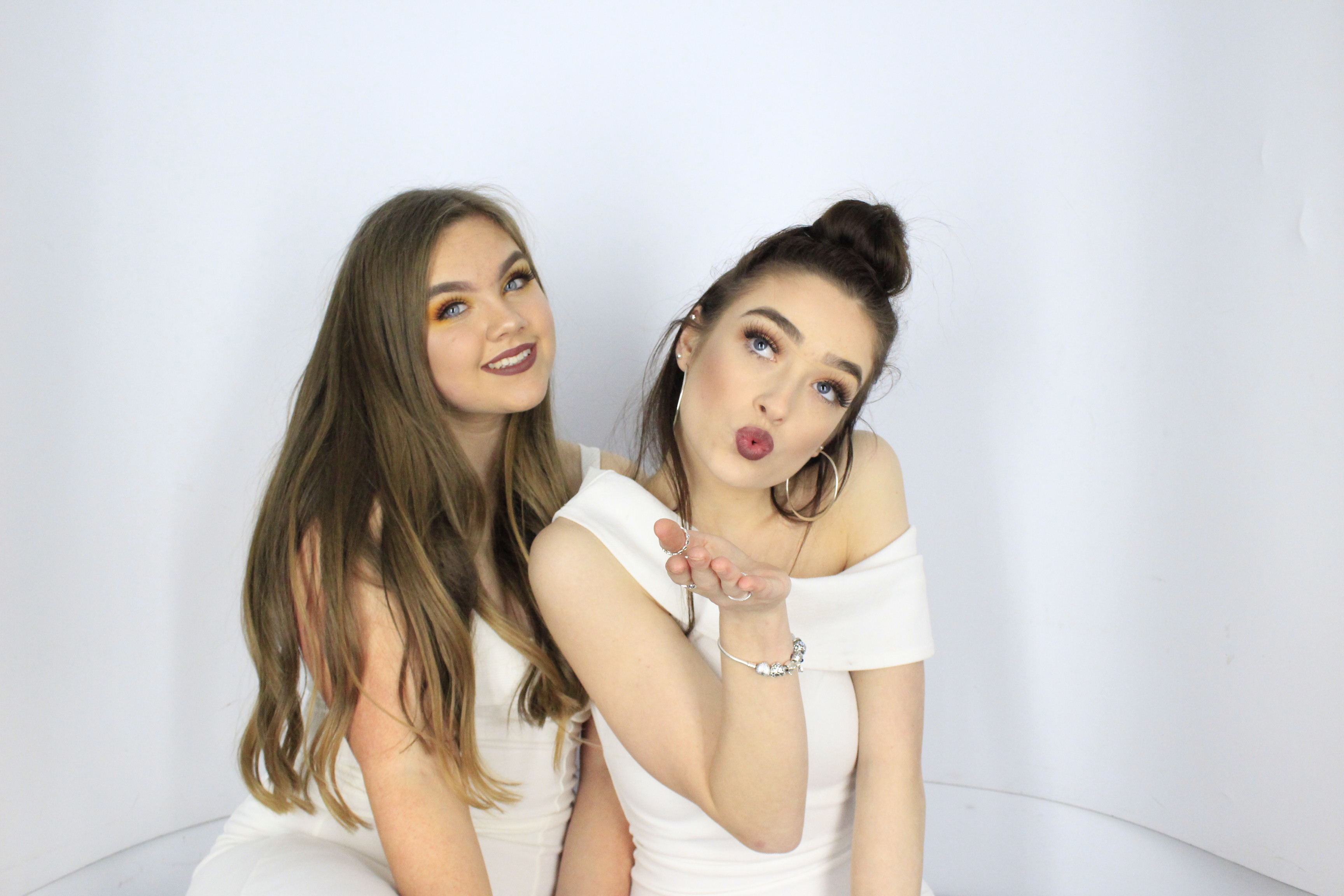 Issy & Alice's 18th Birthday Party | View more photos from the event at gallery.myphotoboothexperience.co.uk/u/MyPhotoBoothExperienceLtd/Issy-Alices-18th-Birthday-Party